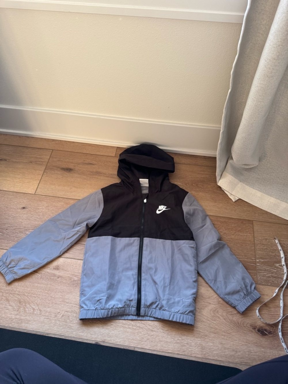 NIKE BOY'S WINDBREAKER WINDRUNNER HOODED FULL ZIP JACKET SMOKE GREY SIZE 7
